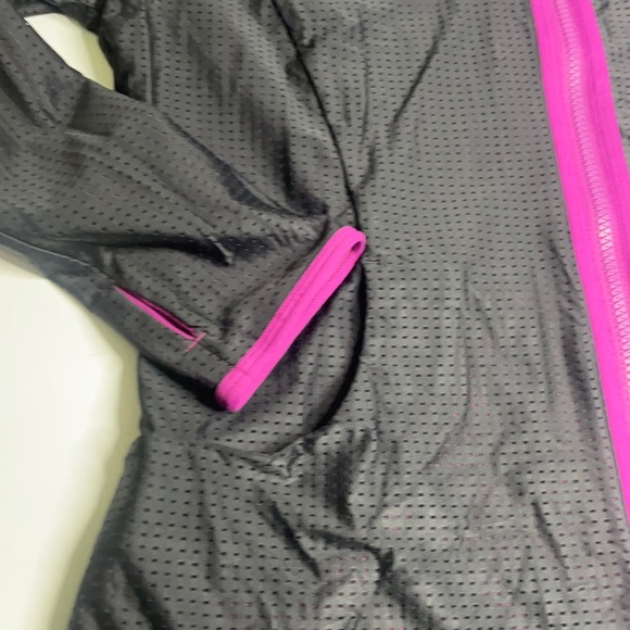 Bliss Jacket Reversible Black/ Regal Plum Mesh - Picture 9 of 15